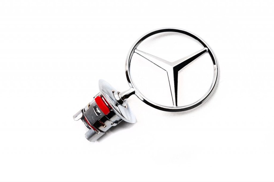 Mercedes C-class W203 2000-2007 Emblema Diana (sin texto) Image