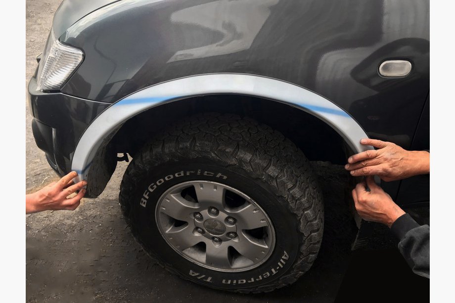 Mitsubishi L200 2006-2015 Molduras de aleta de acero inoxidable (4 uds) Image
