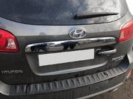 Hyundai Santa Fe 2 2006-2012 Moldura sobre la matrícula (acero inoxidable) foto 1