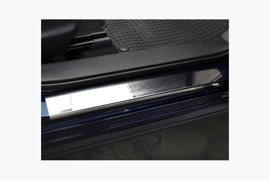 Mazda CX-5 2012-2017 Cubiertas de Umbral Nataniko (4 uds., Acero Inoxidable) Image