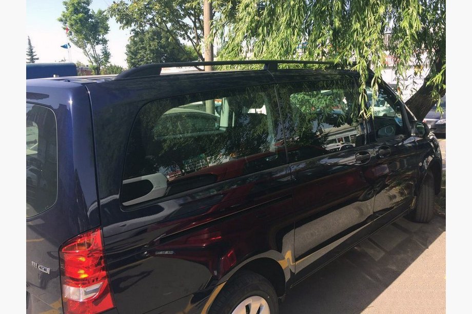Mercedes Viano 2004-2014 Barras de techo negras Skyport (metal macizo) Image