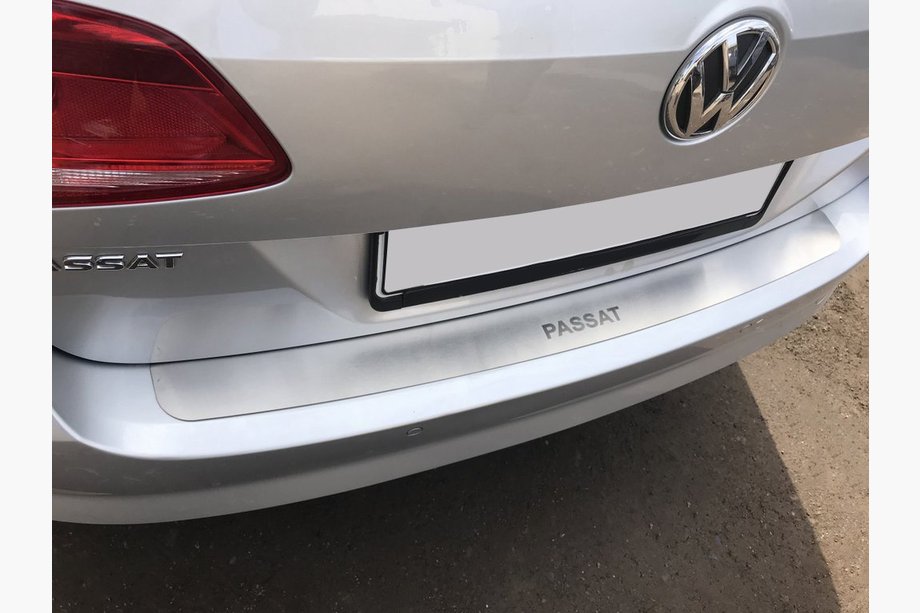 Volkswagen Passat B7 2012-2015 Protector de Parachoques Trasero Nataniko (Acero Inoxidable) Image