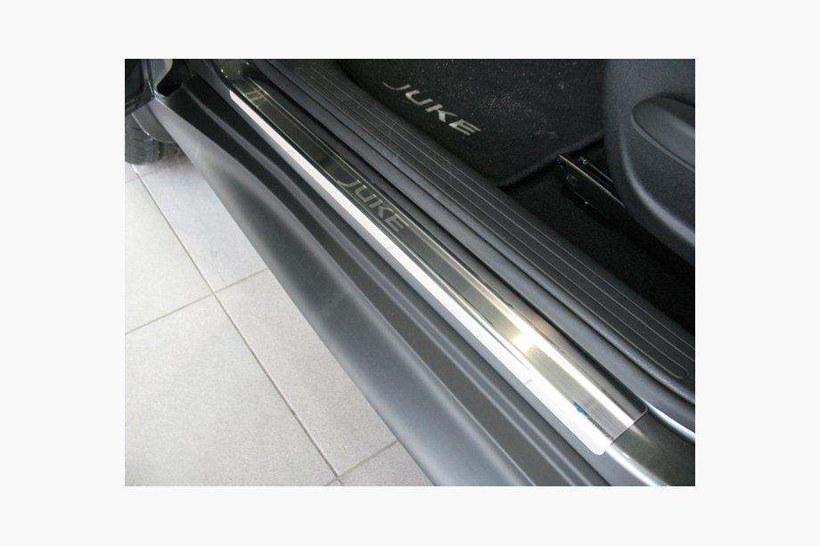 Nissan Juke 2010-2019 Cubiertas de Umbral Nataniko (4 uds., Acero Inoxidable) Image