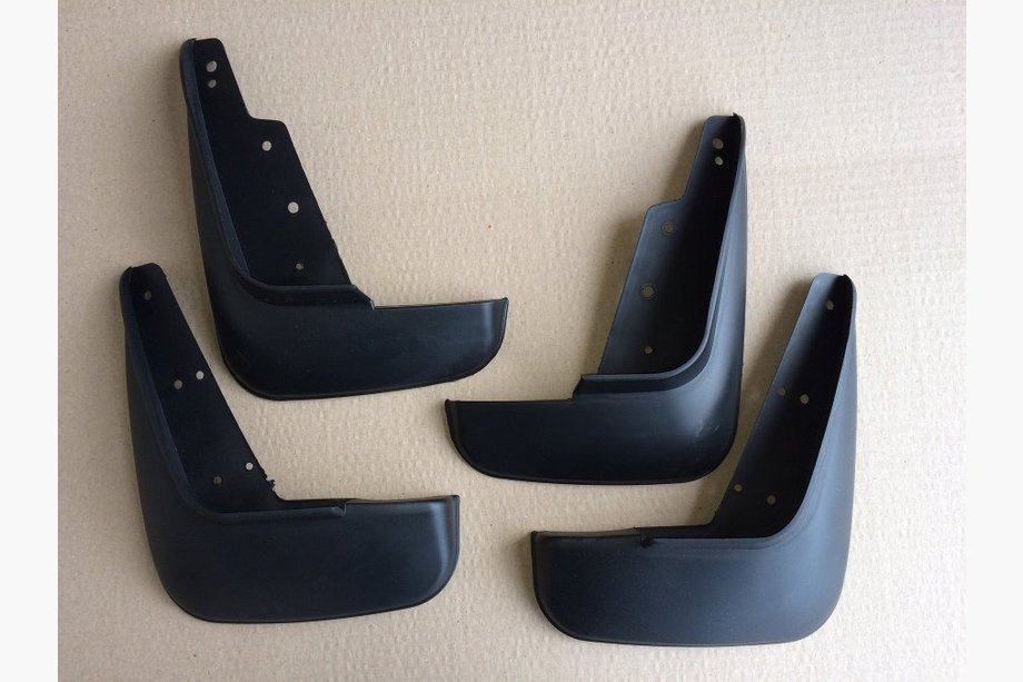 Nissan Tiida 2004-2011 Guardabarros Premium (4 uds) Image