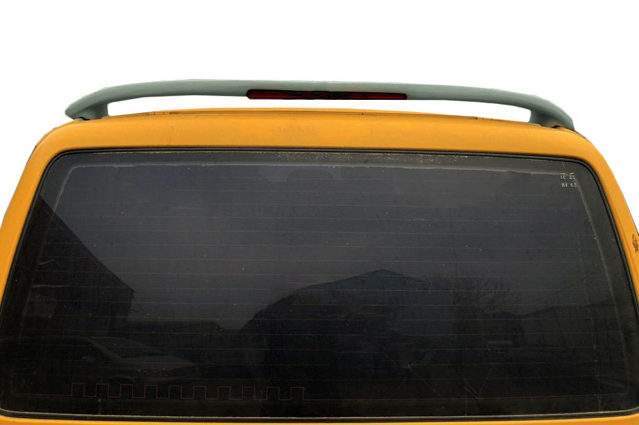 Volkswagen T4 Caravelle/Multivan 1990–2003 Alerón de techo con luz de freno Isikli (imprimado para pintar) Image