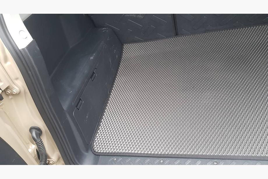 Toyota FJ Cruiser 2006-2022 Alfombrilla de maletero (EVA, Negro) Foto 3