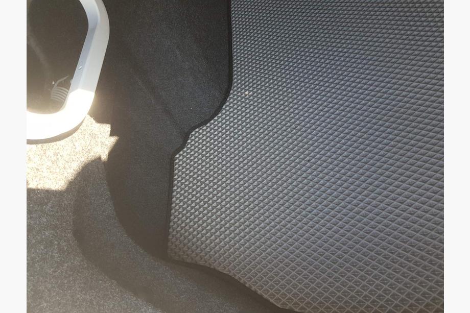 Volkswagen Jetta 2018- Alfombrilla de Maletero EVA Gris Foto 6