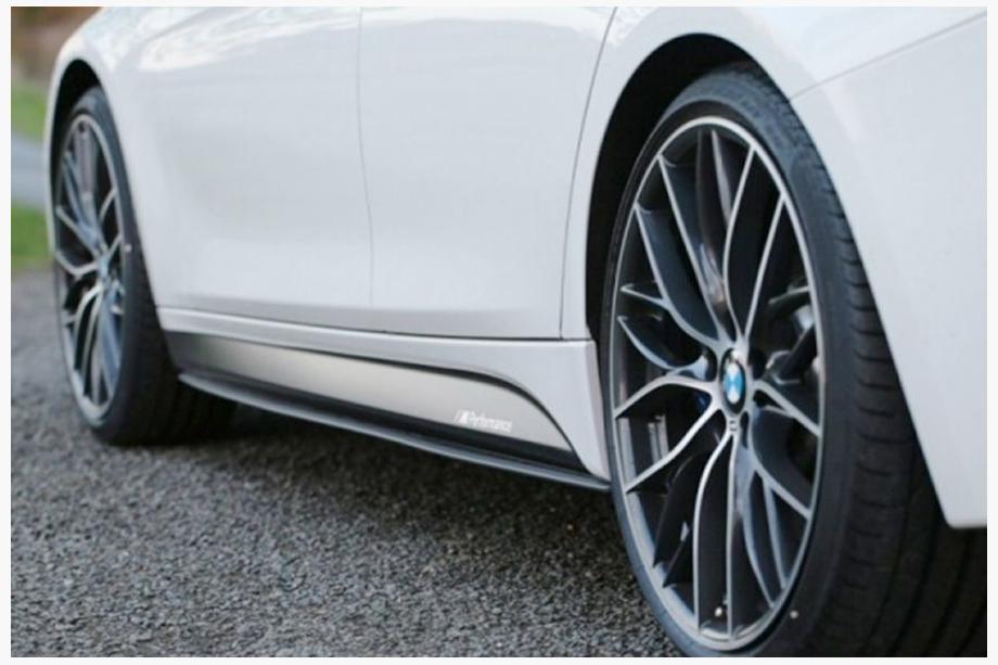 BMW 5 Series F10/F11 2010–2016 Faldones Laterales OmsaLine (negro) Image