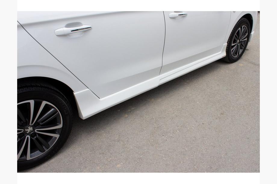 Peugeot 301 2012- Faldones Laterales 2017+ (imprimados para pintar) Image