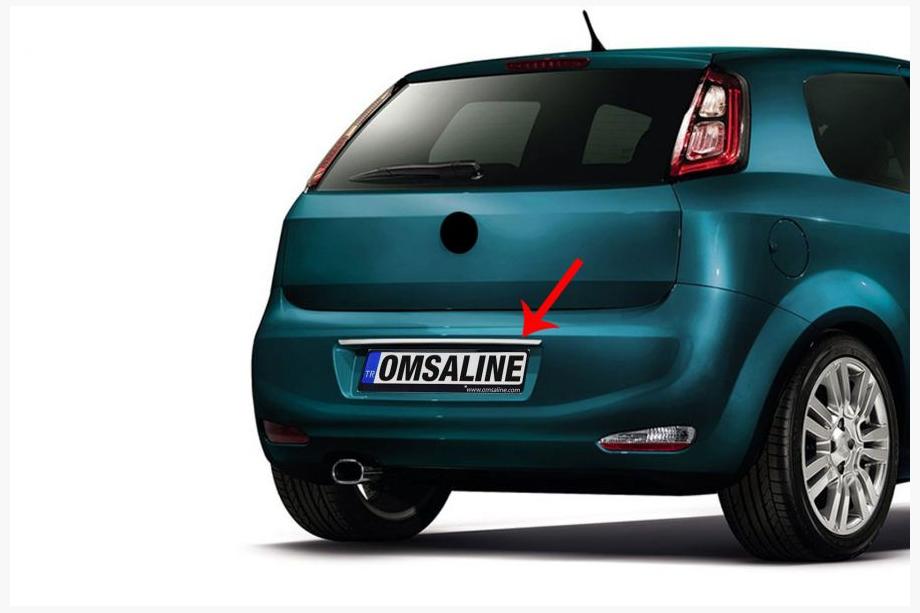 Fiat Punto Grande/EVO 2006-2018 Moldura cromada sobre la matrícula (acero inoxidable) Image