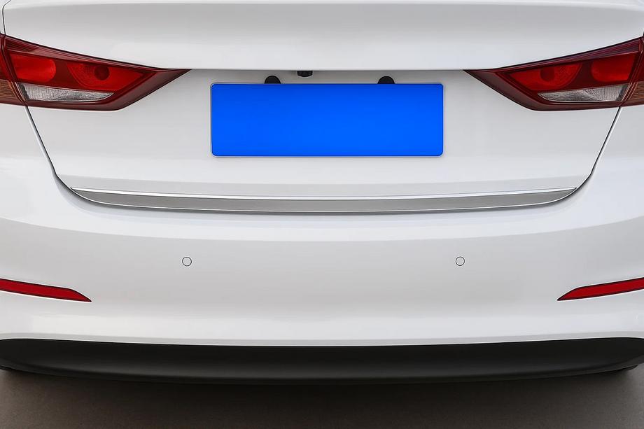 Hyundai Elantra (AD) 2015-2020 Moldura maletero acero inoxidable Foto 1