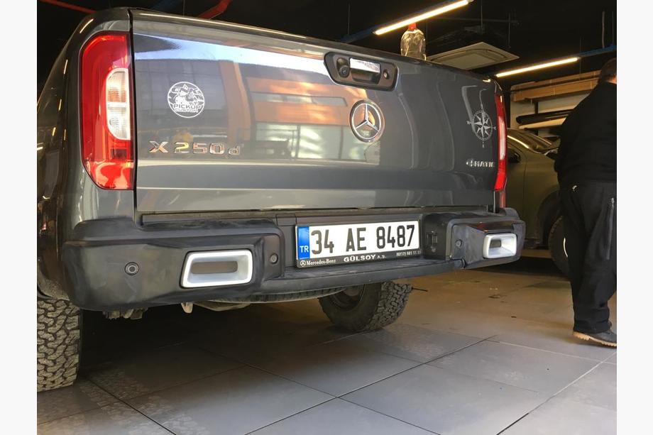 Mercedes X class 2017-2020 Difusor trasero (negro mate) Image