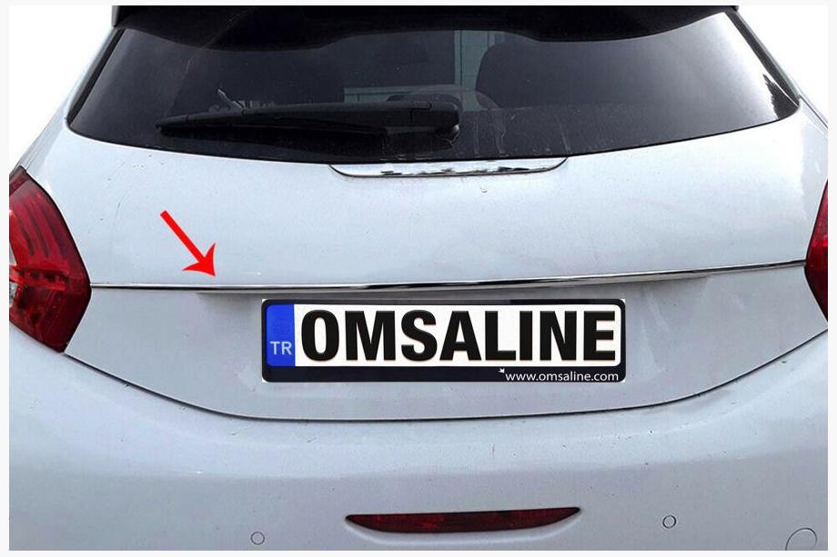 Peugeot 208 2012-2019 Moldura cromada sobre la matrícula OmsaLine (acero inoxidable) Image