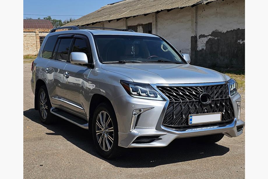 Lexus LX570/450d 2008-2022 Kit de mini restyling de modelo 2008-2015 a TRD Sport (parachoques, faros) Foto 2