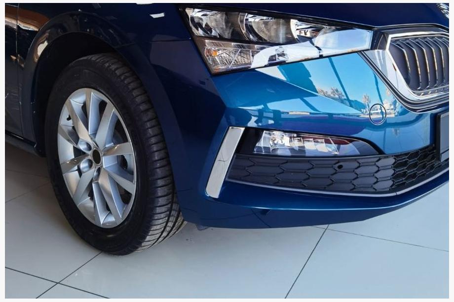 Skoda Scala 2018- Cubiertas cromadas para faros antiniebla (2 uds, acero inoxidable) Image