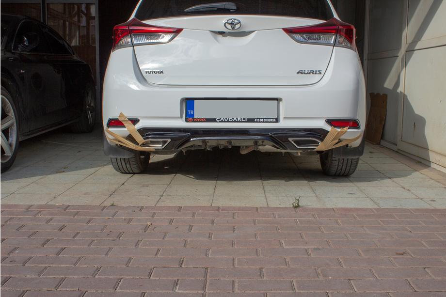 Toyota Auris 2012-2018 Difusor de parachoques trasero (2016-2018, imprimado para pintar) Foto 3