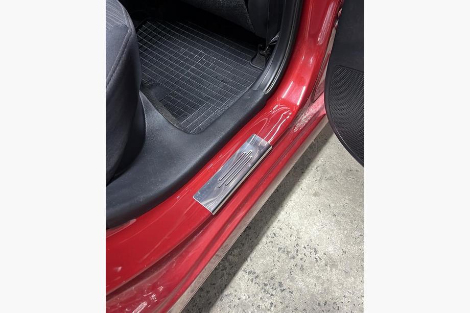 Hyundai Accent 2011-2017 Embellecedores de umbral Carmos Blue V2 (4 uds, acero inoxidable) Foto 4