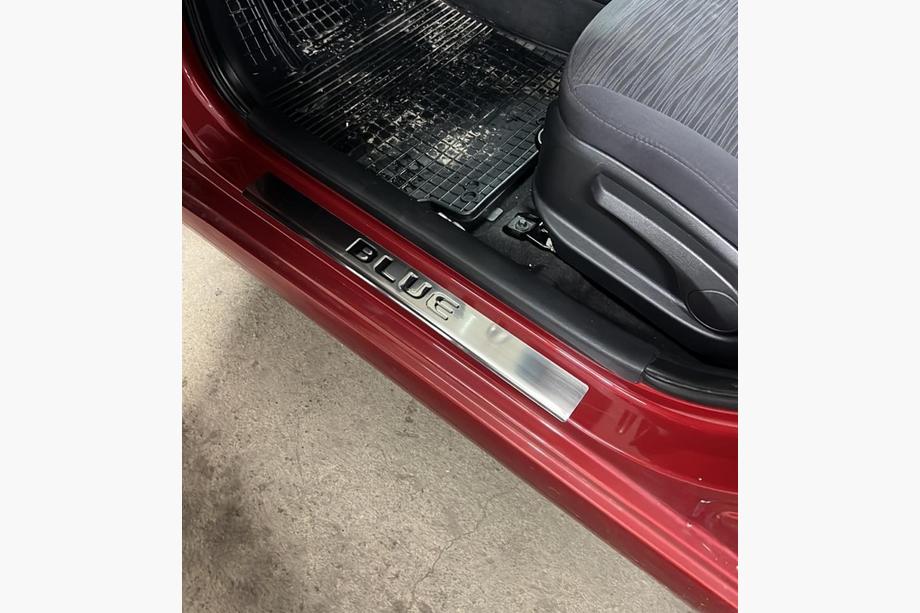 Hyundai Accent 2011-2017 Embellecedores de umbral Carmos Blue V2 (4 uds, acero inoxidable) Foto 5