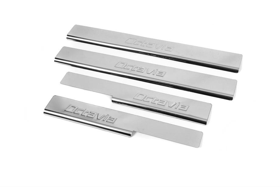 Skoda Octavia III A7 2013-2019 Protector de umbral de puerta acero inoxidable Carmos V2 (4 uds) Image