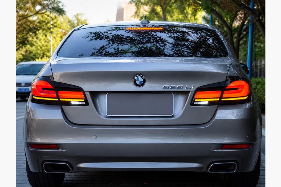 BMW 5 Series F10/F11 2010–2016 Pilotos traseros (diseño LCI) Foto 1