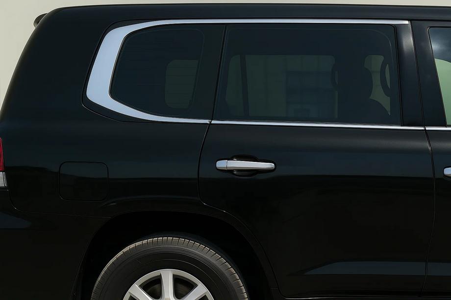 Toyota Land Cruiser 200 2007-2021 Molduras de Ventanas Cromadas Diseño LC300 (Acero Inoxidable) Image
