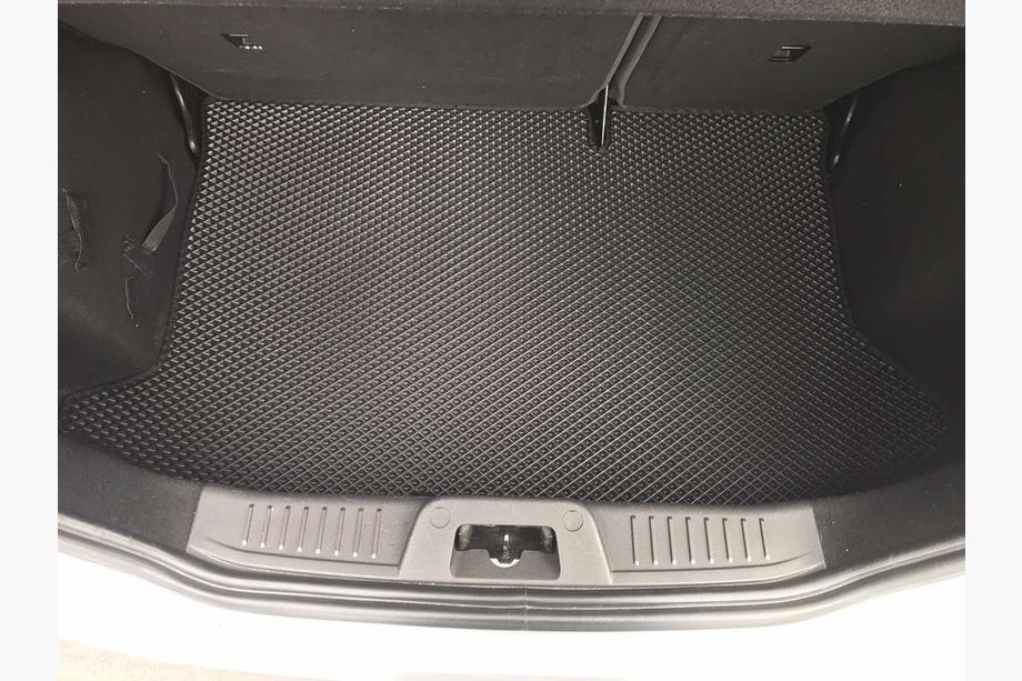 Ford Fiesta 2008-2017 Alfombrilla de maletero HB (EVA, Negro) Image