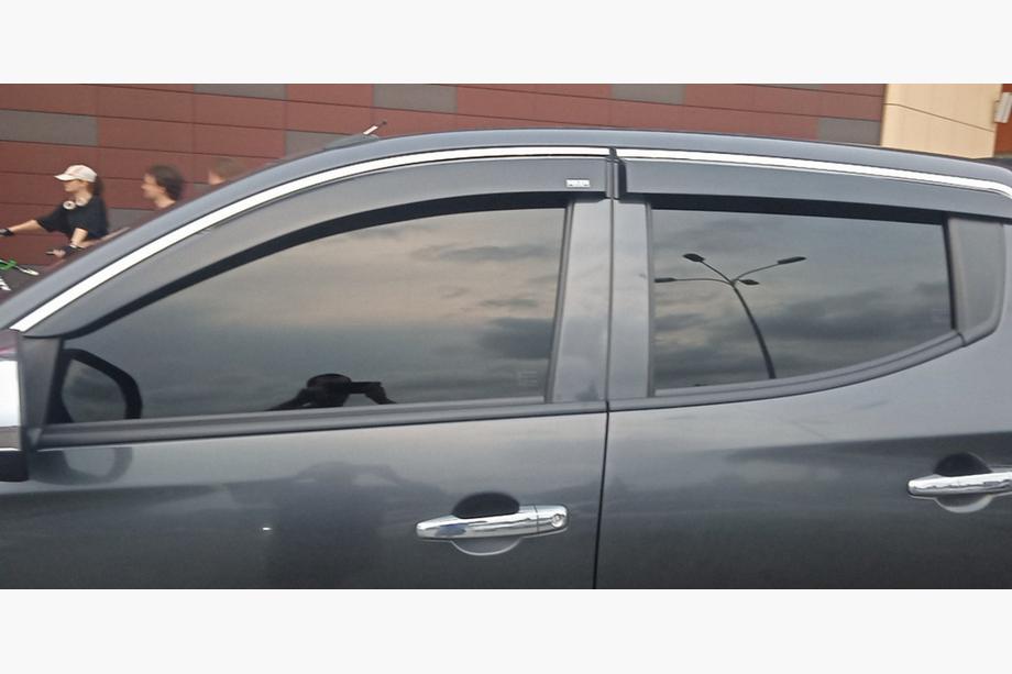 Fiat Fullback 2016- Deflectores de ventana con moldura cromada (4 uds, Niken) Image