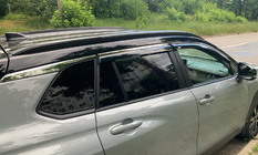 Toyota Corolla Cross 2020- Deflectores de ventana con moldura cromada (4 uds, Niken) foto 9