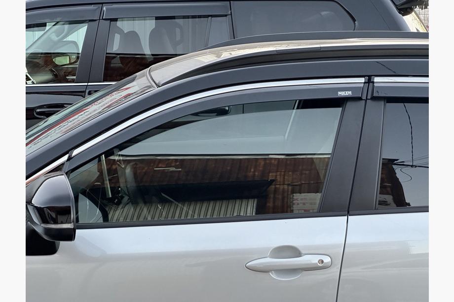 Toyota Corolla Cross 2020- Deflectores de ventana con moldura cromada (4 uds, Niken) Foto 2