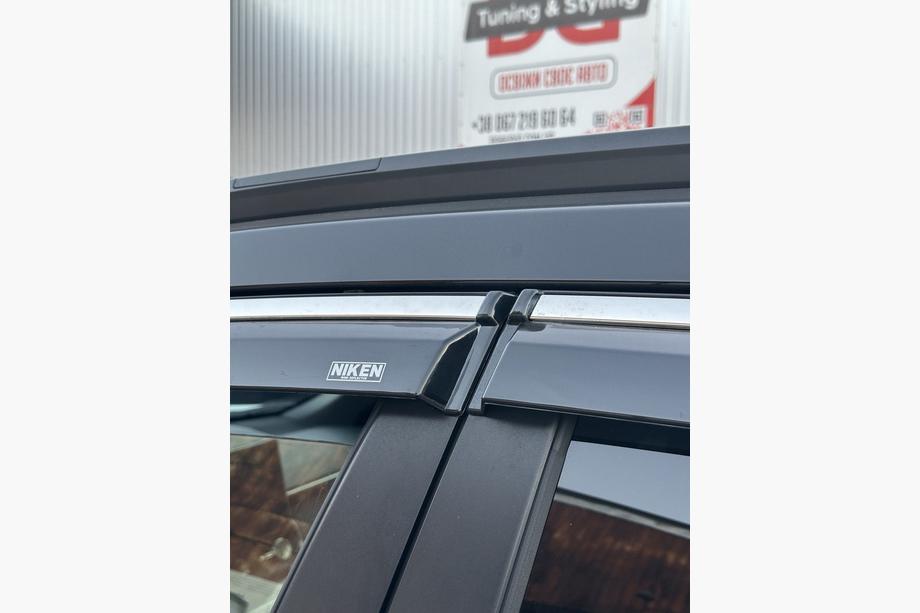 Toyota Corolla Cross 2020- Deflectores de ventana con moldura cromada (4 uds, Niken) Foto 7
