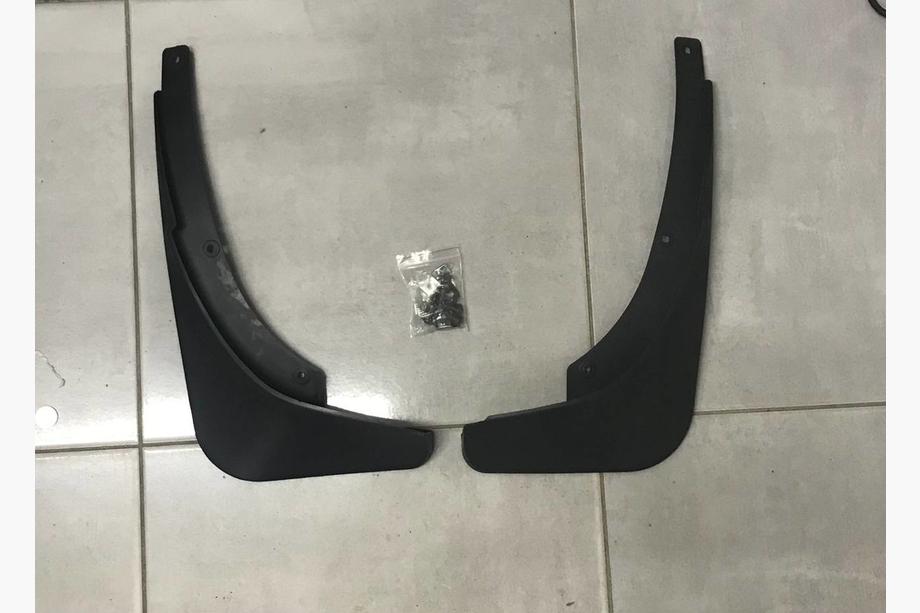 Skoda Yeti 2009-2017 Guardabarros traseros Premium (2 uds) Image