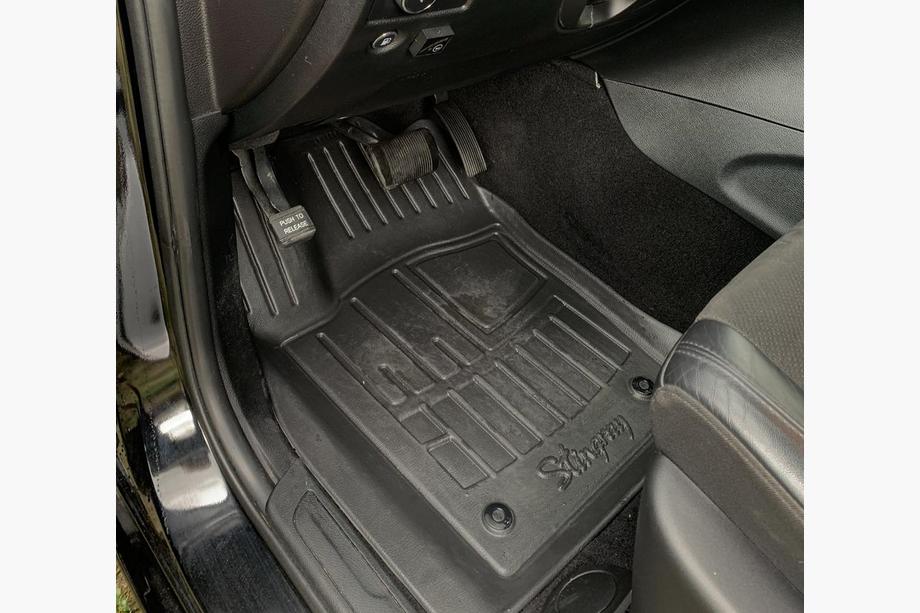 Jeep Grand Cherokee WK2 2010-2021 Alfombrillas de goma Stingray 3D (5 uds, poliuretano) Image