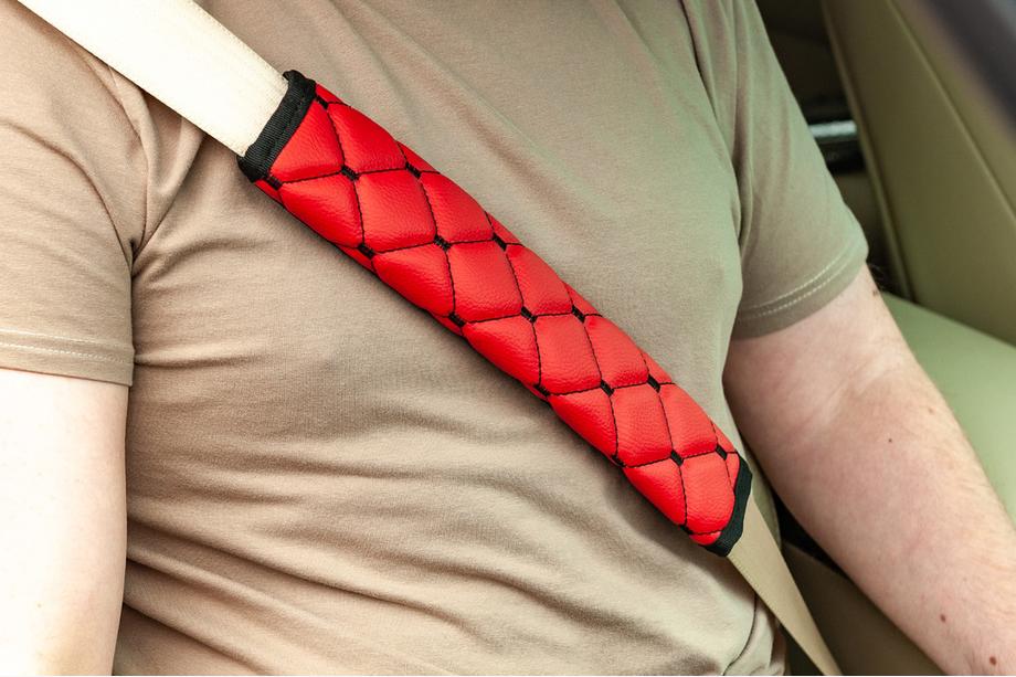 Fundas para cinturón de seguridad ECO (2 uds, Rojo con costura negra) Foto 1