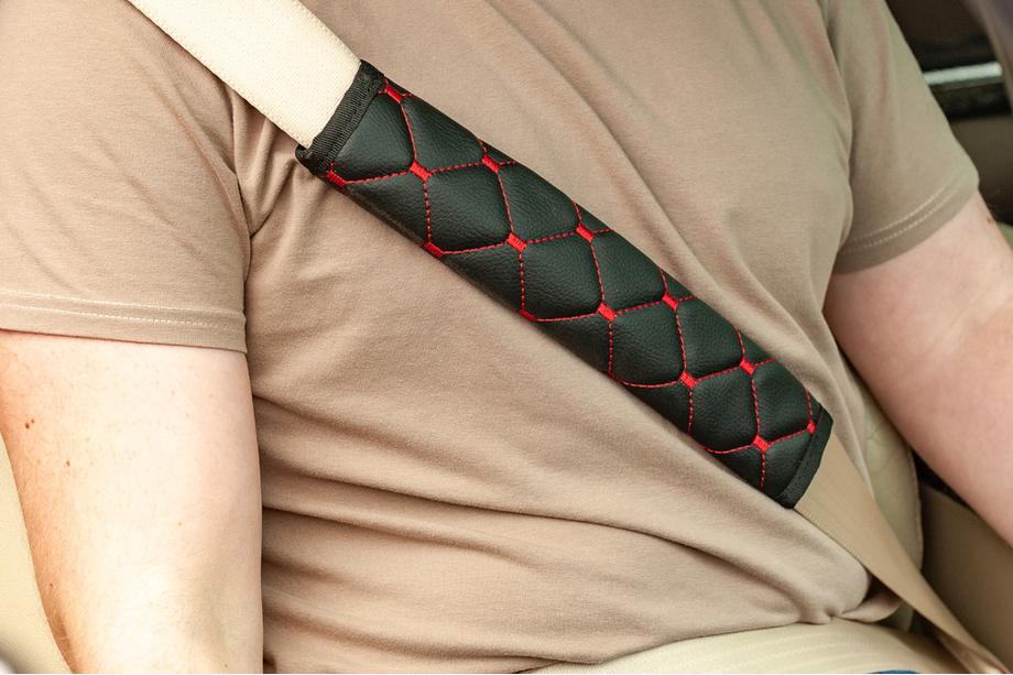 Fundas para cinturón de seguridad ECO (2 uds, Negro con costura roja) Foto 1