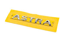 Opel Astra J 2009-2015 Emblema Astra 5177042 (120mm x 17mm) foto 4