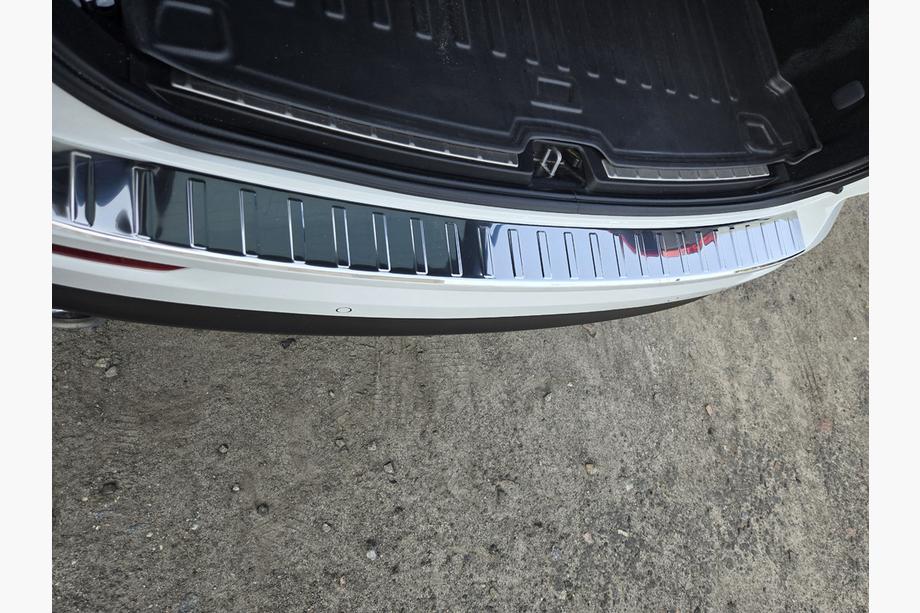 Volvo XC60 2017- Protector de Parachoques Trasero Carmos Brillo Acero Inoxidable Image