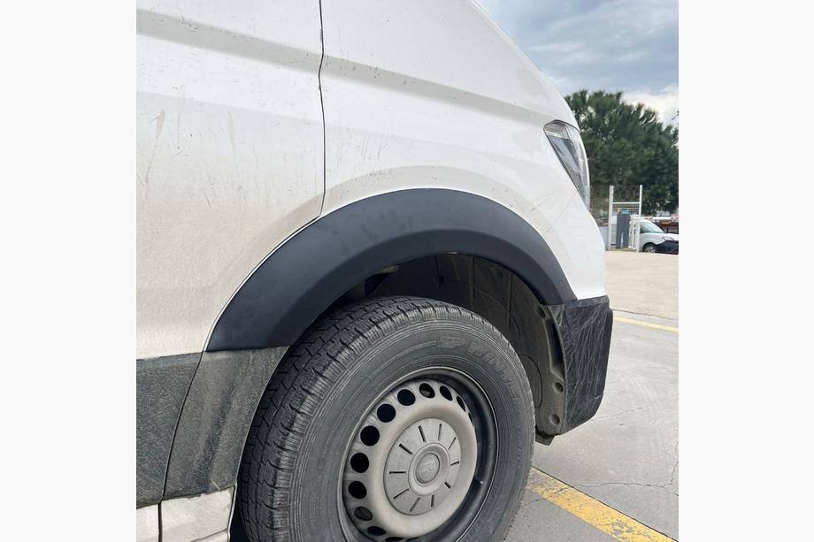 Volkswagen Crafter 2016- Aletines anchos (4 uds, negros) Image