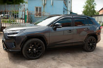 Toyota Rav 4 2019–2025 Deflectores de ventana con moldura cromada (4 uds, Niken) foto 5
