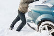 ¿Qué hacer si el coche se queda atascado en la nieve? foto 1