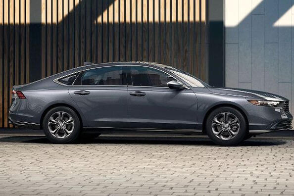 Revisión del sedán Honda Accord de nueva generación Foto 2