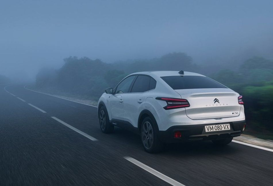 Revisión del sedán «crossover» Citroen C4 X