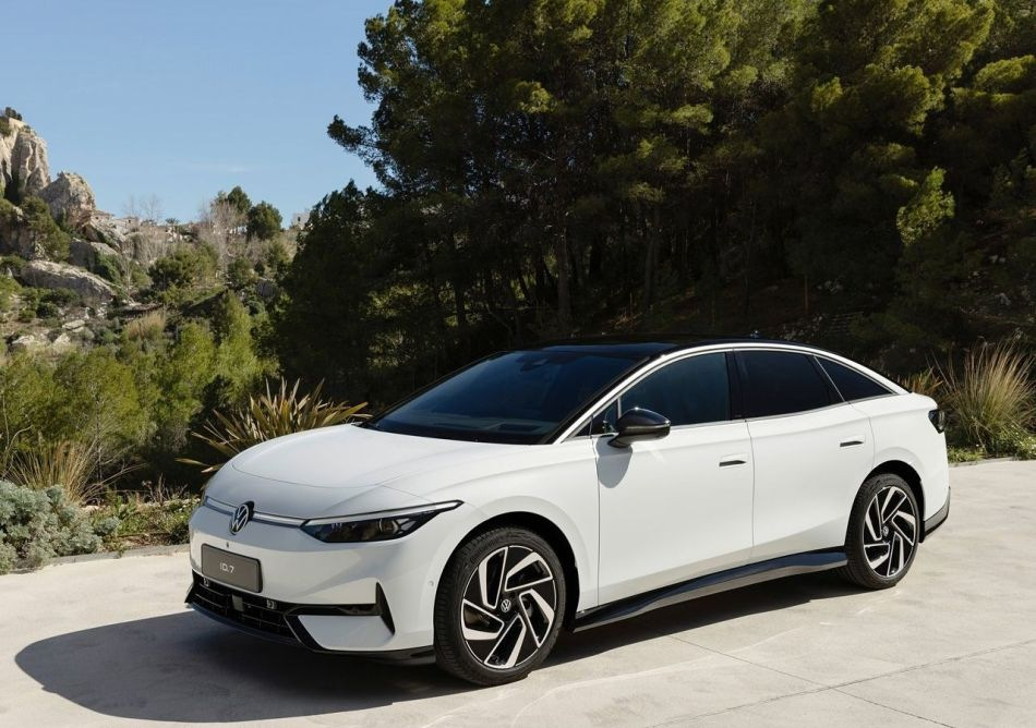Revisión del liftback eléctrico de tracción trasera Volkswagen ID.7