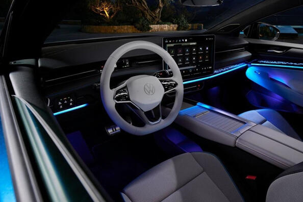 Revisión del liftback eléctrico de tracción trasera Volkswagen ID.7 Foto 6