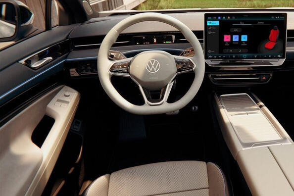Revisión del liftback eléctrico de tracción trasera Volkswagen ID.7 Foto 5