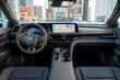 Revisión del sedán crossover Toyota Crown foto 5
