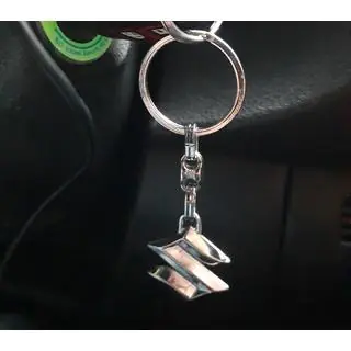 Llavero metálico con logo Suzuki foto 1