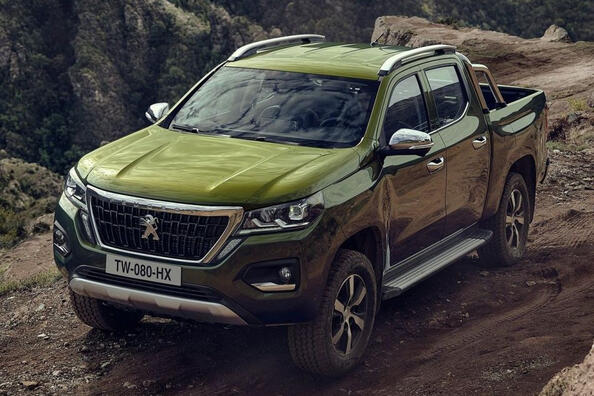 Revisión de la camioneta Peugeot Landtrek con tracción total