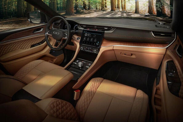 Revisión del Jeep Grand Cherokee L: el epítome del lujo y la potencia Foto 6