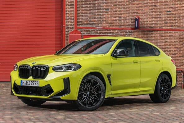 Descripción general de la modificación deportiva del crossover BMW X4 M.