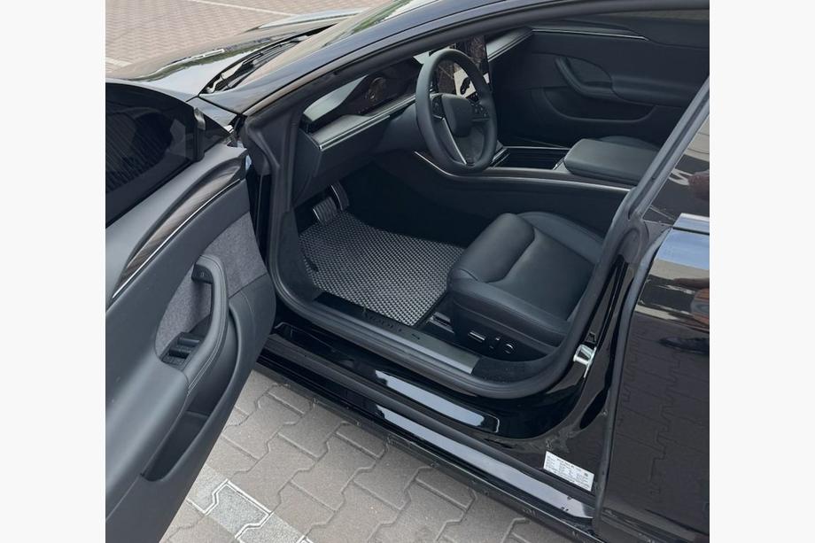 Tesla Model S 2012– Alfombrillas EVA (2021+, negras) Image